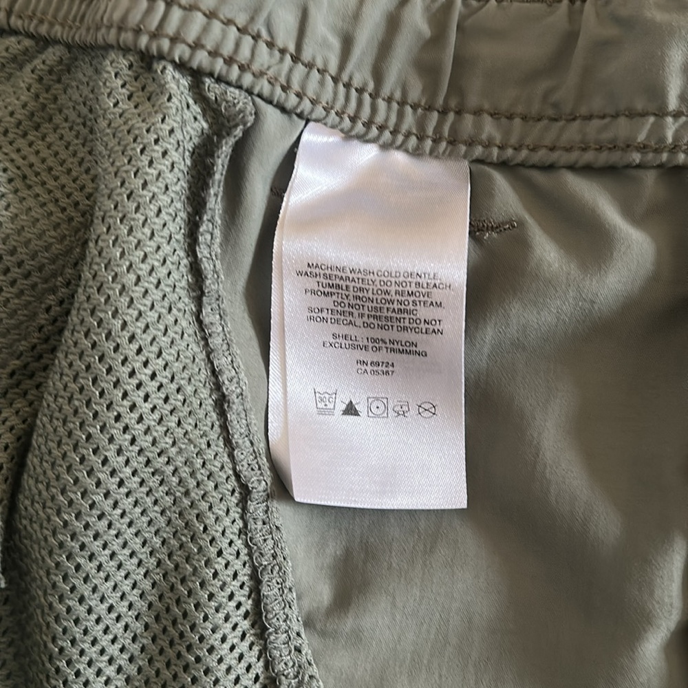 Columbia Women's Omni-Shade UPF 30 Walnut River 6" Shorts in Olive. size XL NWOT - Picture 7 of 11